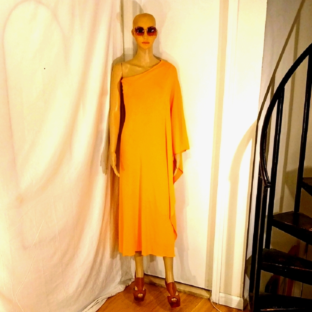 Stunning Like New Michael Kors Orang One Shoulder Flaired Sleeve Dress